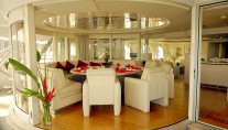 Motor yacht Lady Arraya -  Dining